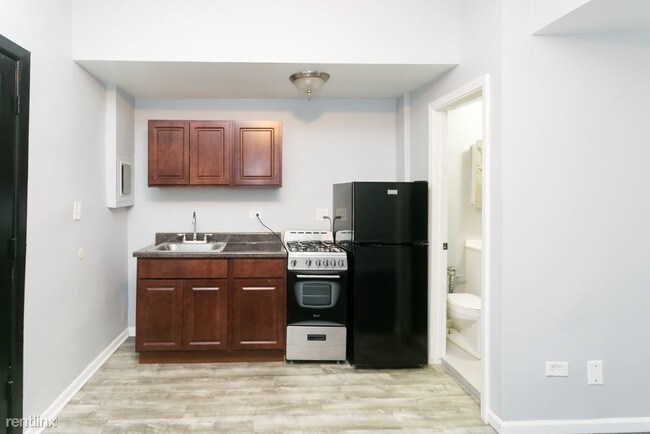 Building Photo - 5710 N Winthrop Ave