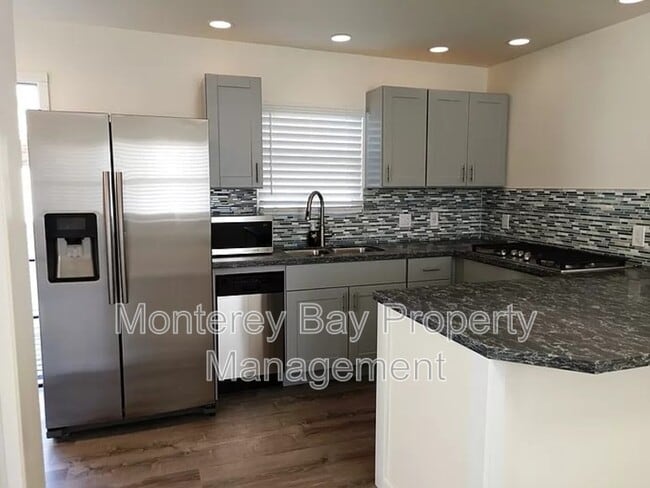 Building Photo - 650 Spencer St