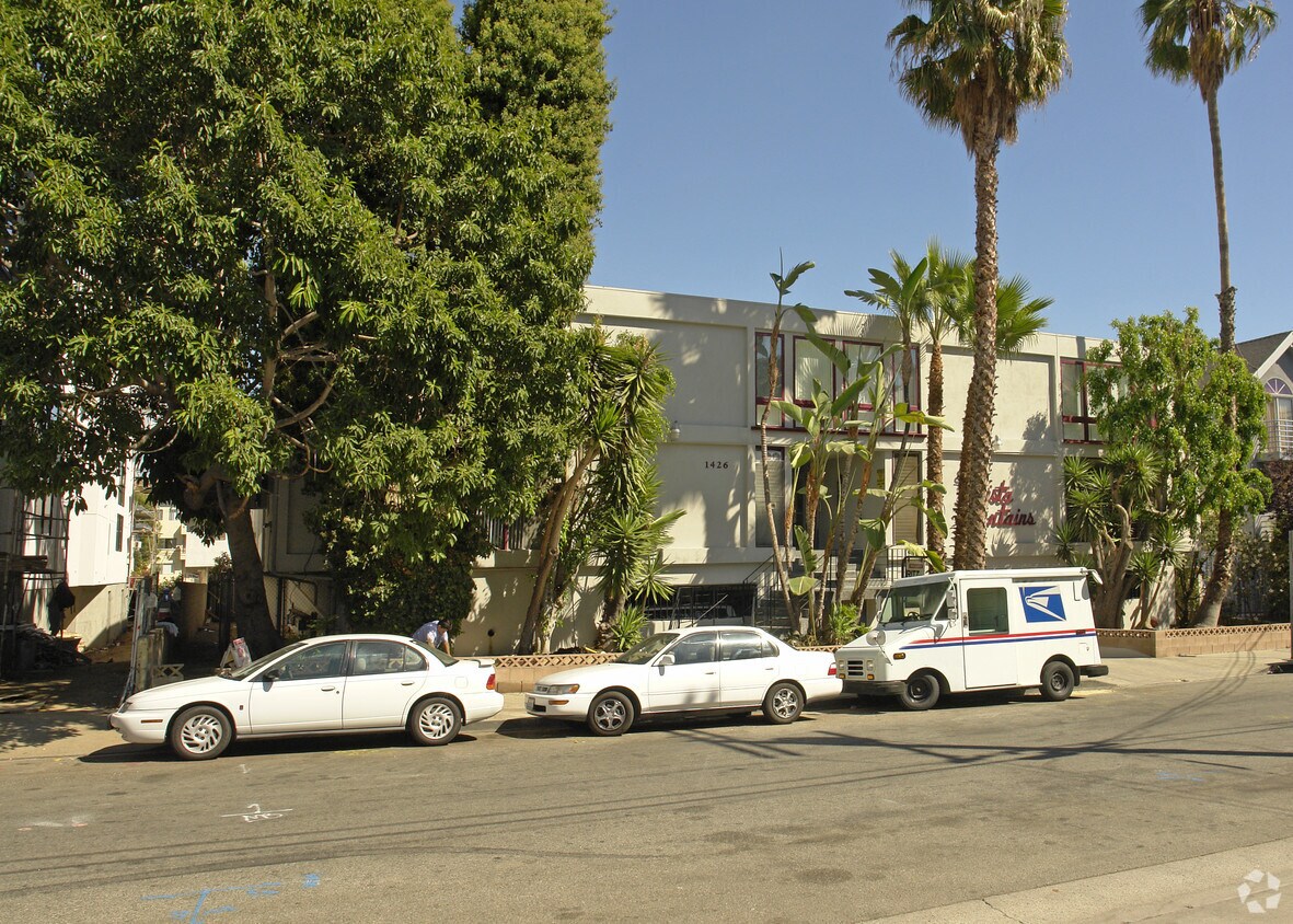 Building Photo - The Vista Fountains