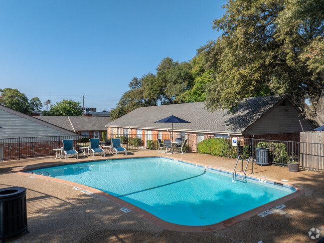 Piscina 1 - Towne Oaks I Apartments