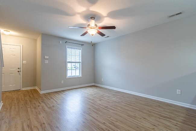 Foto del edificio - 133 Glen Cannon Drive