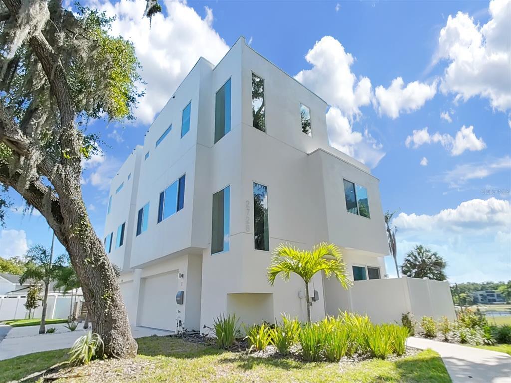 Foto principal - 2728 N Ridgewood Ave