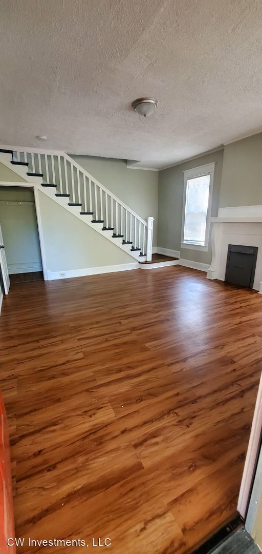 Foto del edificio - 2 br, 1 bath House - 152 East Fifth Street