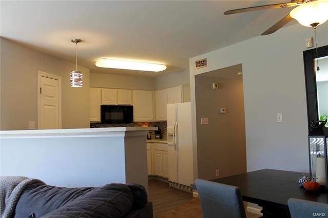 Foto del edificio - 1617 Forest Springs Ln