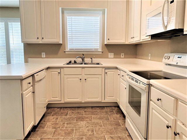 Building Photo - 506 Westminster Dr