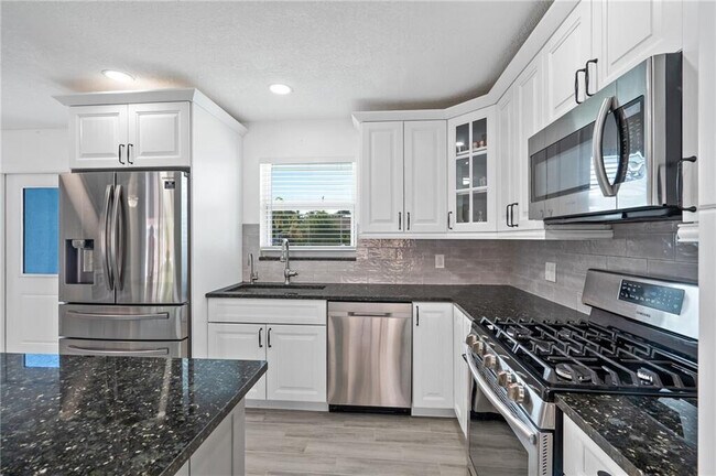 Foto del edificio - 2431 Crawford Ct