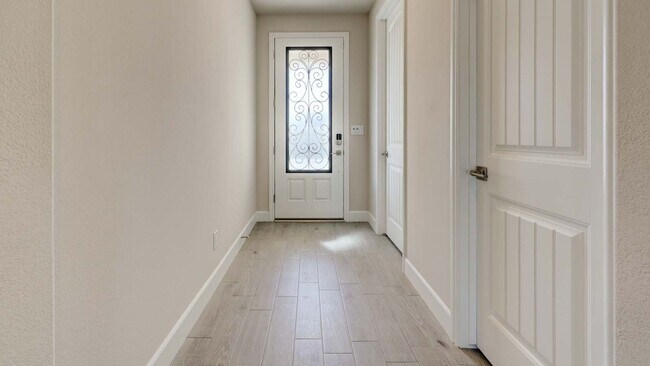 Foto del edificio - Brand New Home