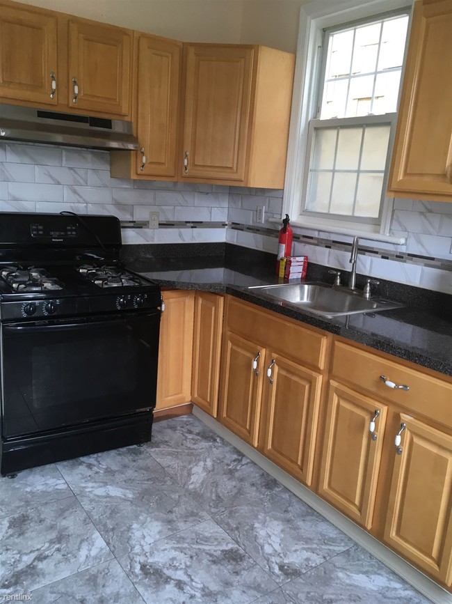 Foto del edificio - 3 br, 1 bath Apartment - 1207 Central Ave