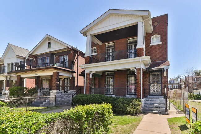 Foto del edificio - 5956 McPherson Ave