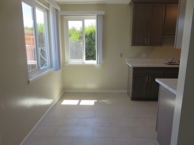 Foto del edificio - 1133-1129 Rhinette Ave