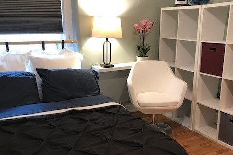 Middle bedroom - 303 W Crawford St