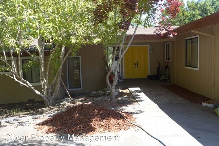 Primary Photo - 6 br, 3 bath House - 255 Eureka Canyon Rd
