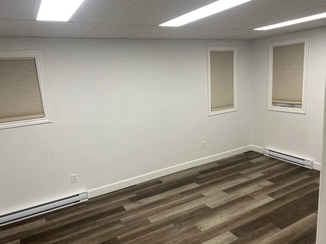 Building Photo - 86 Dufferin Ave