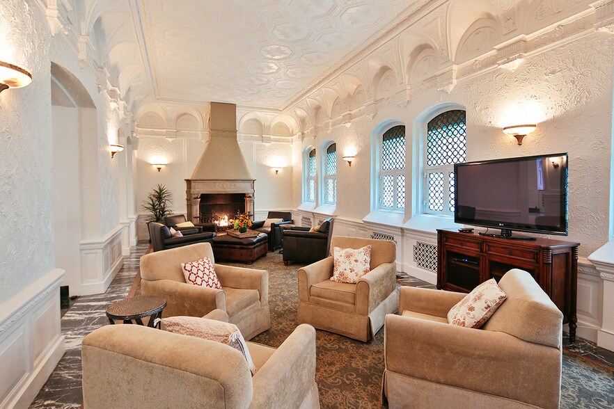 Residences at Forest Park