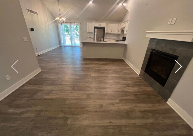 Building Photo - COMING SOON! Beautiful Home in Raytown!