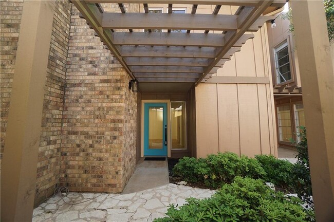 Foto del edificio - 4027 Tealwood Trail