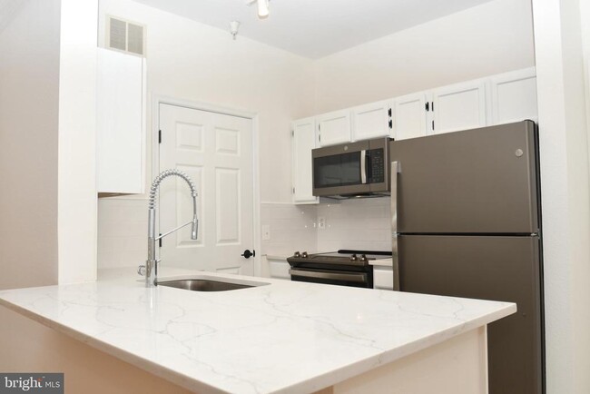 Building Photo - 1581 Spring Gate Dr.