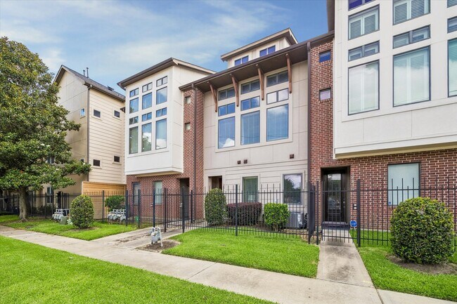 Foto del edificio - 2848 Leeland St