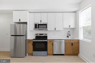Building Photo - 4021 Brown St