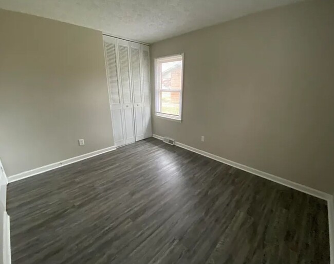 Foto del edificio - 2 Bedroom Duplex in Popular Lexington Loca...