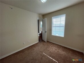 Building Photo - 14107 Veneto Dr