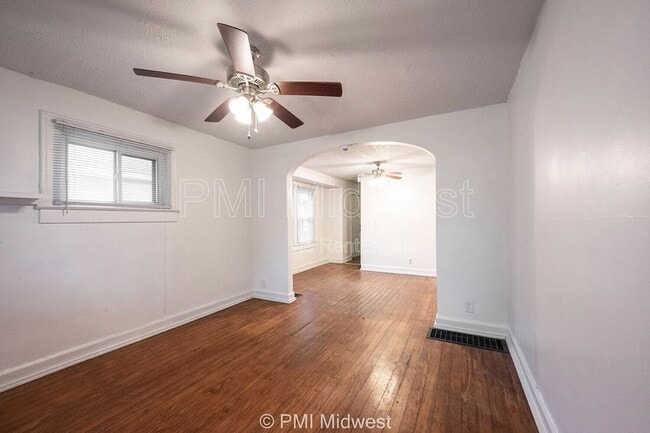 Foto del edificio - 1450 N Gladstone Ave