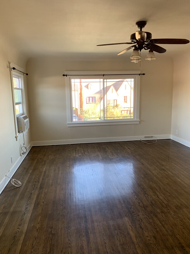 B/Room - 1025 S Citrus Ave