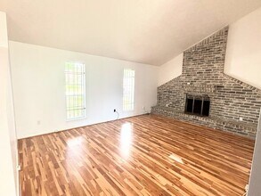 Building Photo - 12806 Fern Forest Dr