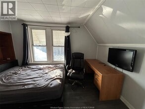 Building Photo - 248 Curry Ave