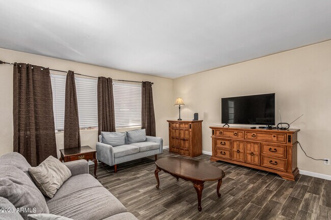 Foto del edificio - 2131 W Verde Ln