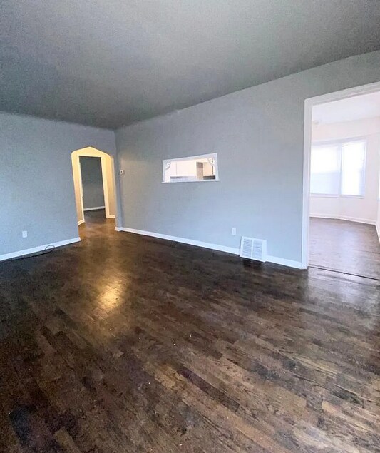 Foto del edificio - 11831 Beaconsfield St
