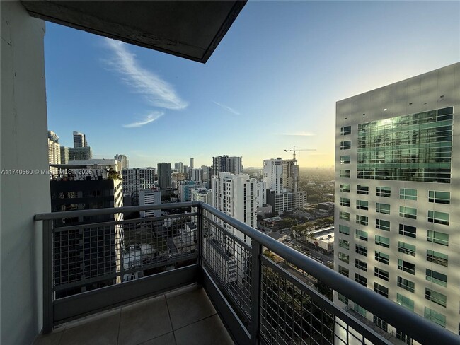 Foto del edificio - 690 SW 1st Ct