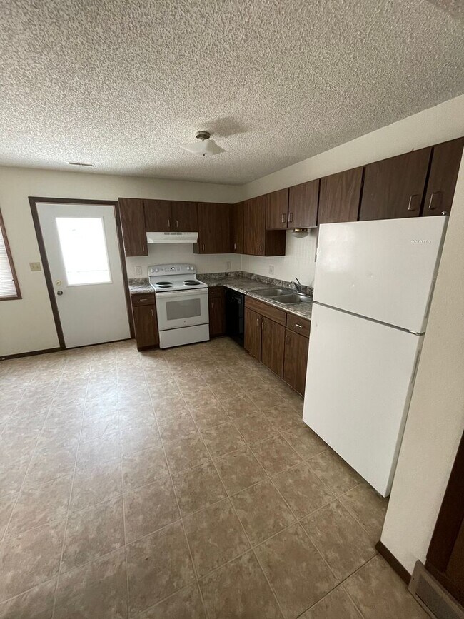 Building Photo - VP-507