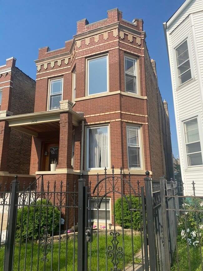 Building Photo - 2430 N Springfield Ave