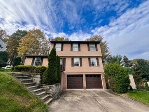 Building Photo - 9573 Saratoga Dr