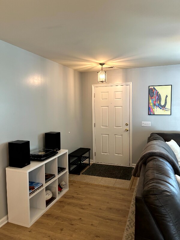 Building Photo - 122 Sonata Cir