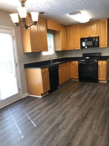 Foto del edificio - Newly Renovated 3br/2ba Ranch - Move-In Re...