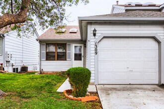 Building Photo - 1309 Firefly Cir