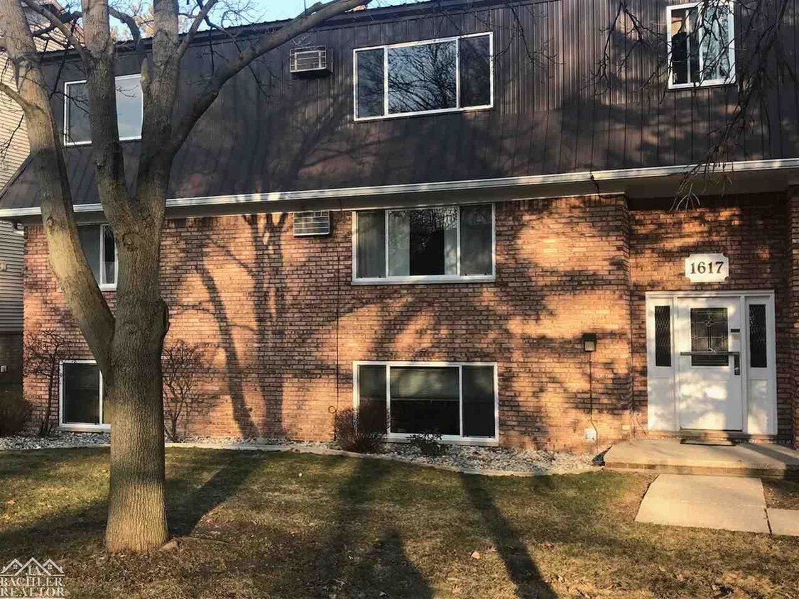 Foto principal - 1617 S Riverside Ave