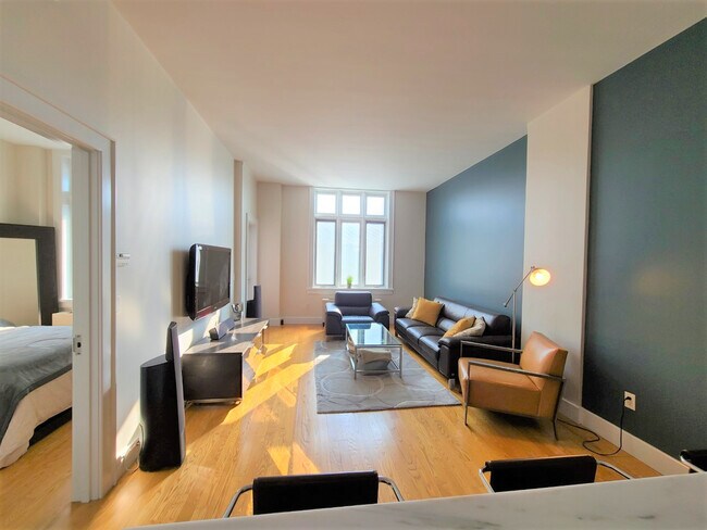 Building Photo - 12 McGuinness Blvd S