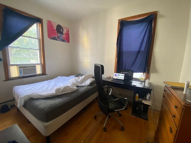 Foto del edificio - 1582 Tremont St