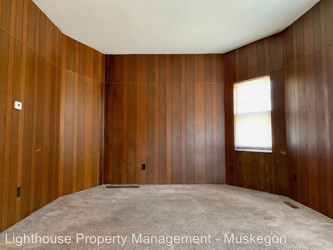 Building Photo - 3121 Sanford St