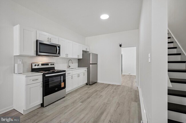 Building Photo - 1216 W Firth St