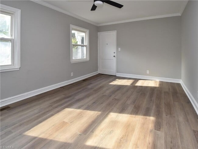 Foto del edificio - 2500 Miller Park Cir