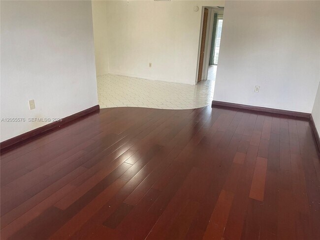 Foto del edificio - 130 NE 202nd Terrace