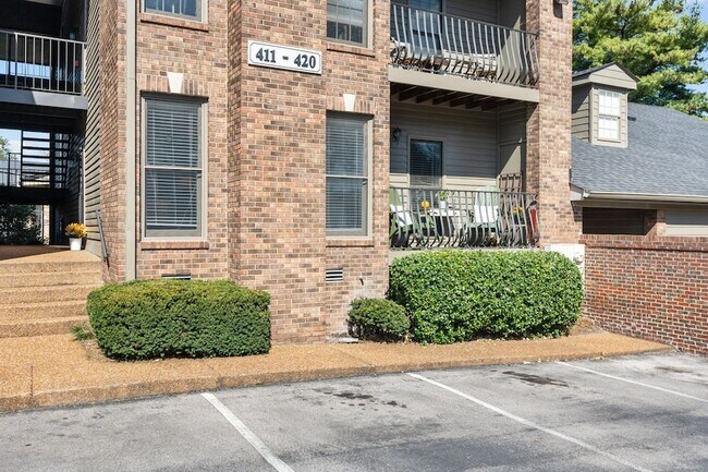 Foto del edificio - 414 Sloan Rd