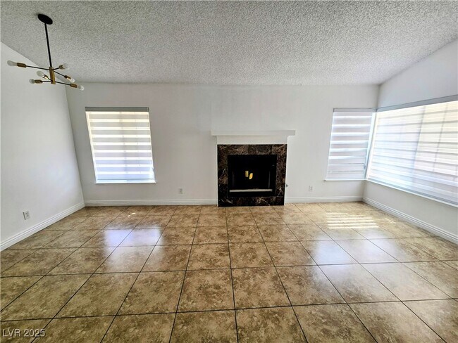 Foto del edificio - 9104 Quiet Cove Way