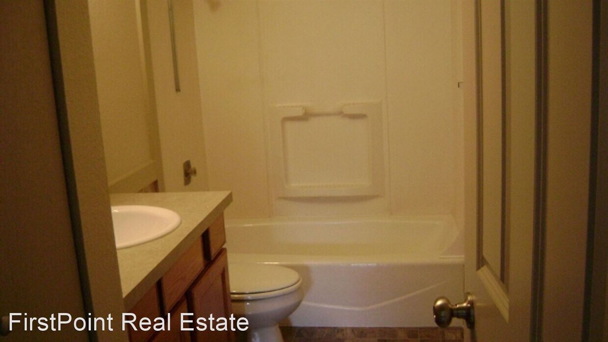 Building Photo - 2 br, 1 bath House - 1214 12th Ave NW