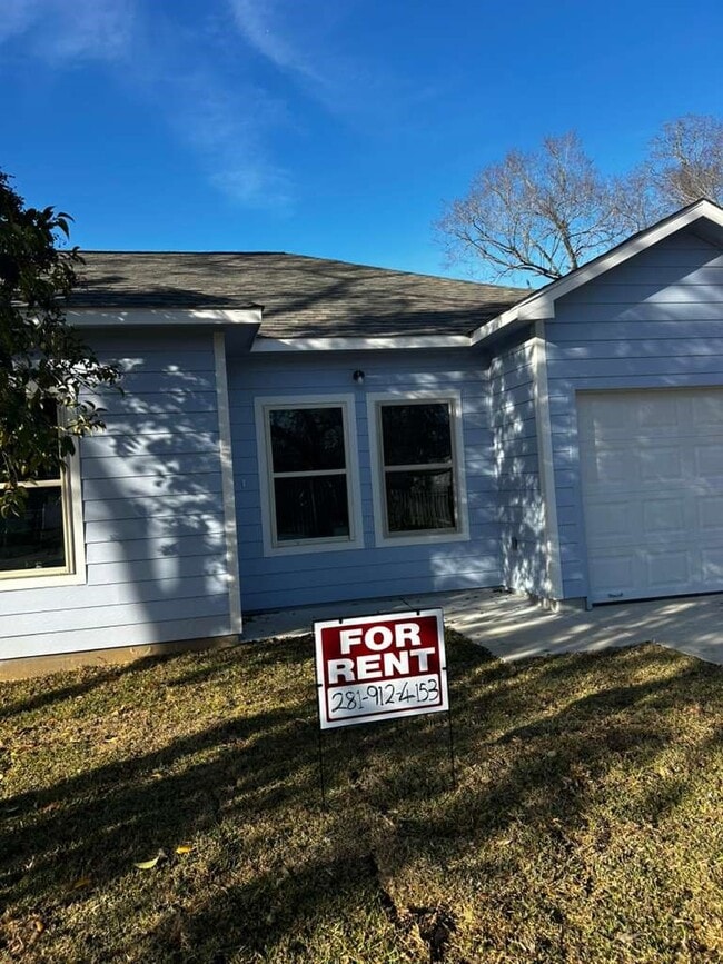 Building Photo - 704 Avenue I