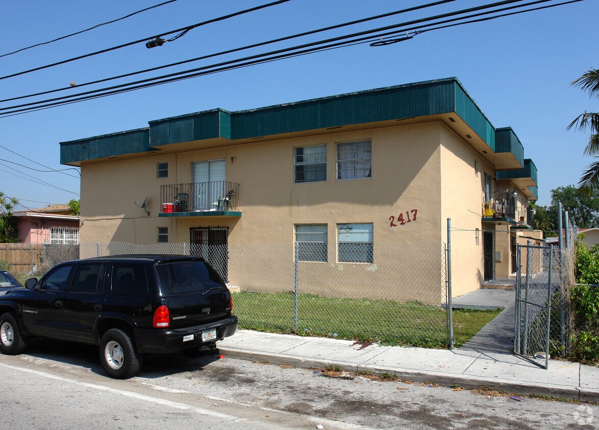Primary Photo - 2417 NW 26th St